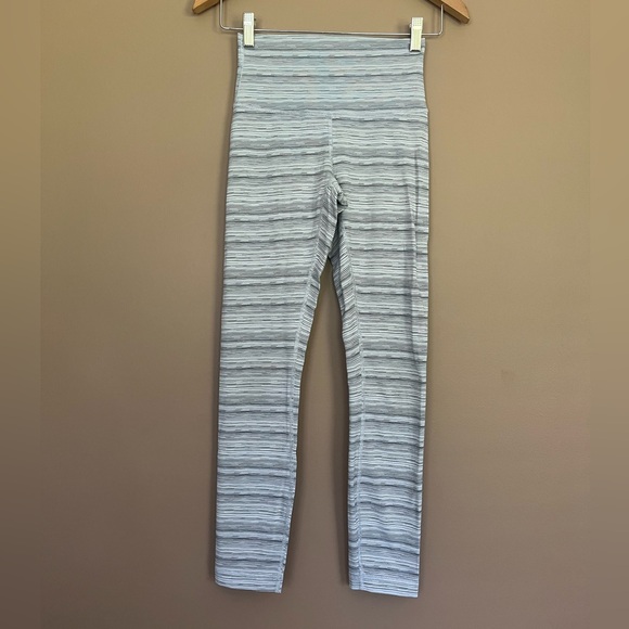 {Lululemon} High Times Pant in Cyber Stripe White Silver Fox - Women's 4 - Picture 1 of 10